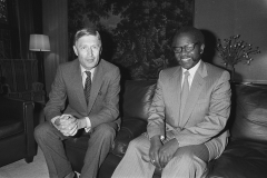 Tambo_and_Dutch_Premier_Van_Agt_CDA_heeft_Oliver_Tambo_voorzitter_van_het_African_National_Congress_ontvangen_in_het_Catshuis
